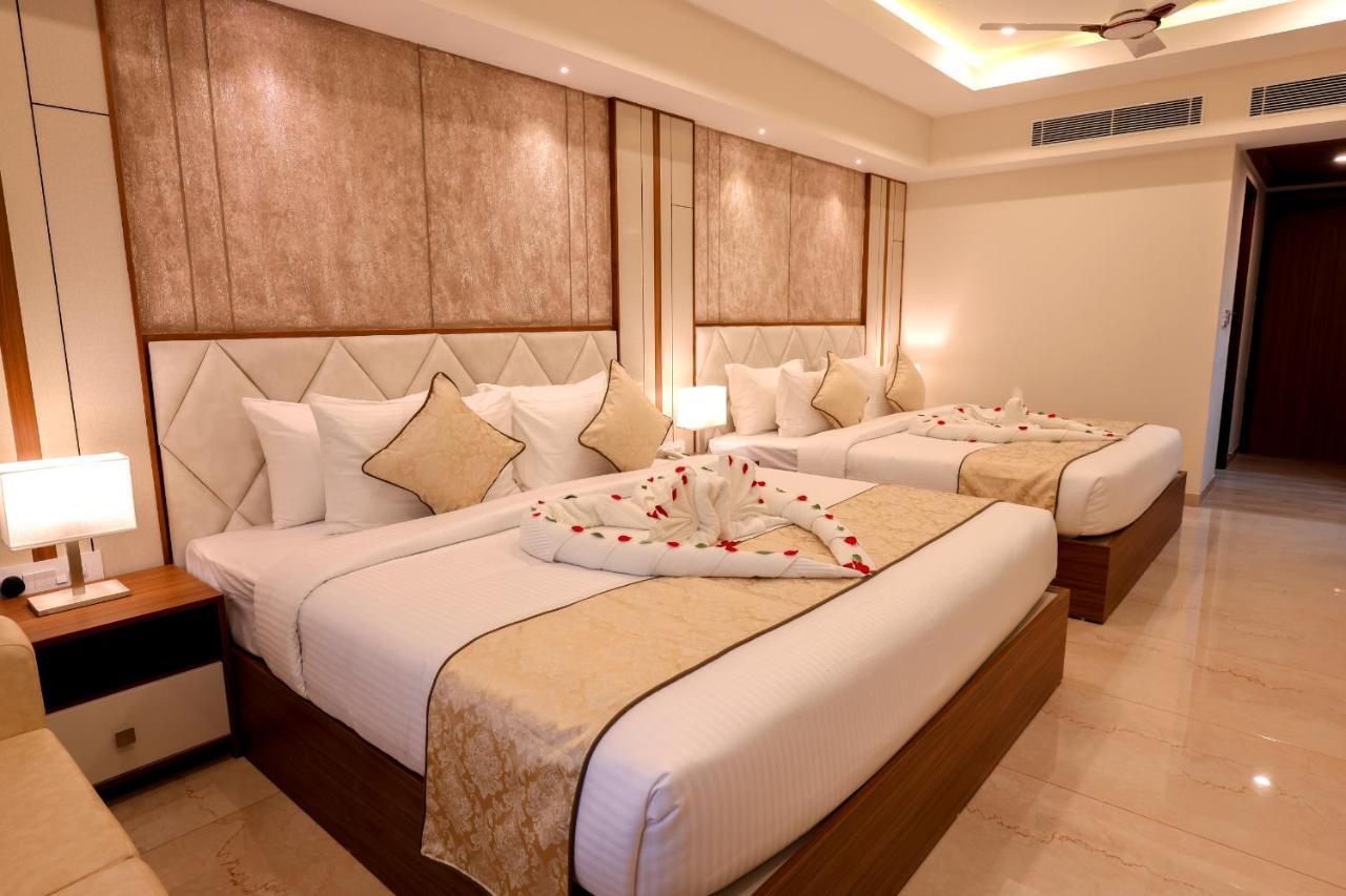 Krishnavalsam Regency Hotel Guruvāyūr Buitenkant foto