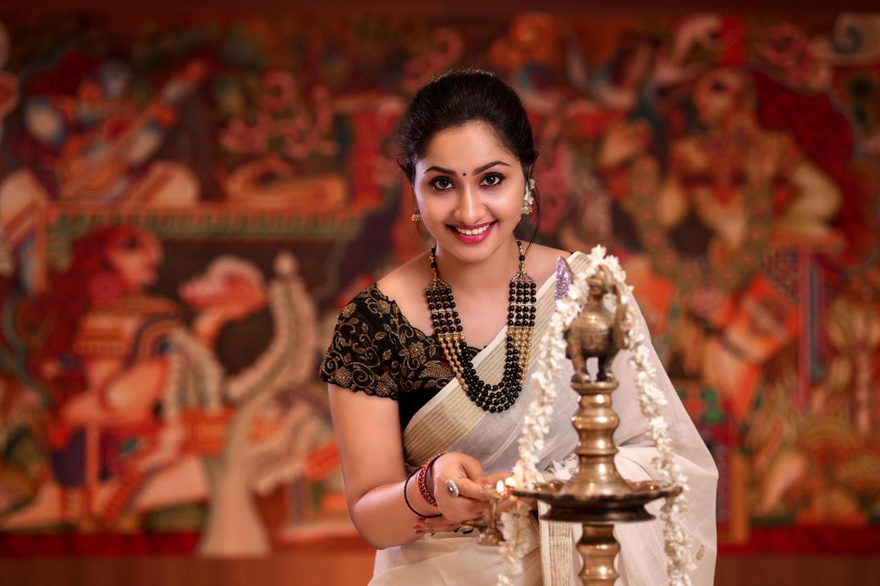 Krishnavalsam Regency Hotel Guruvāyūr Buitenkant foto