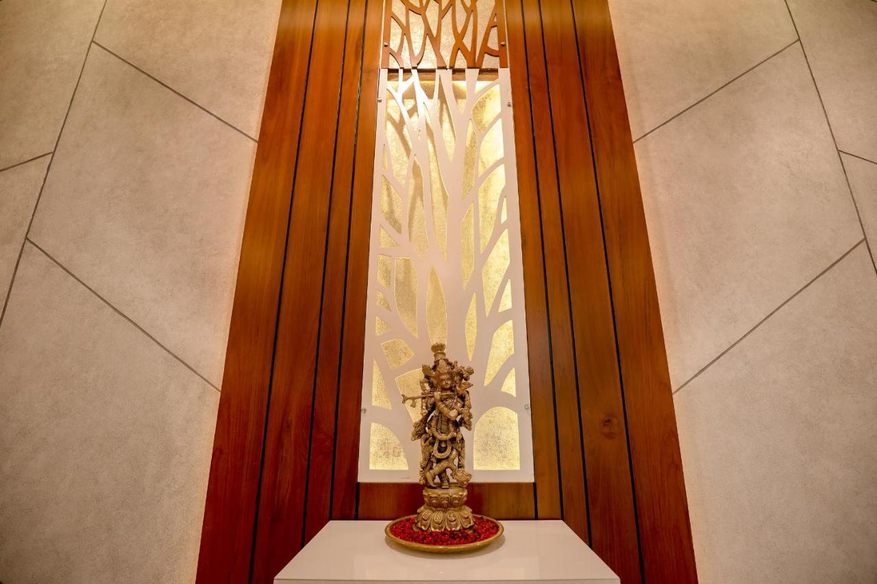 Krishnavalsam Regency Hotel Guruvāyūr Buitenkant foto