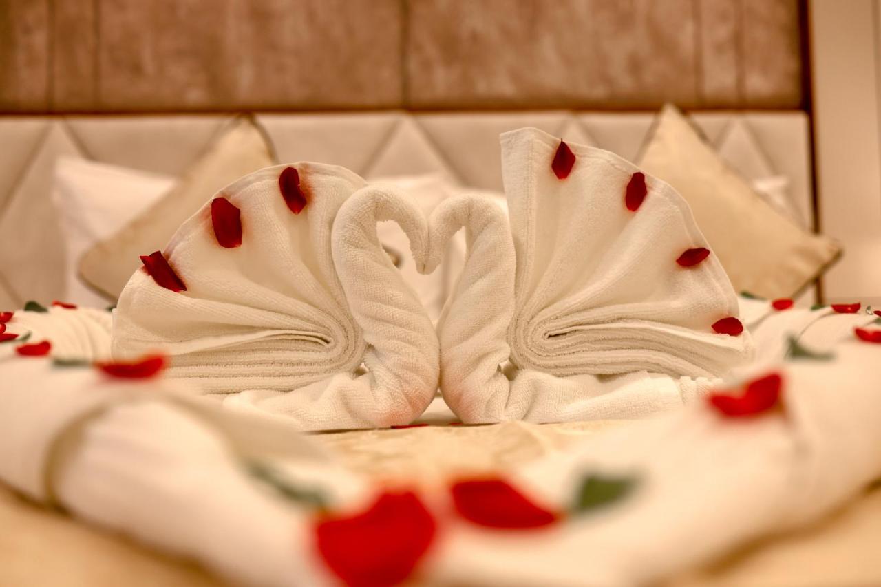 Krishnavalsam Regency Hotel Guruvāyūr Buitenkant foto