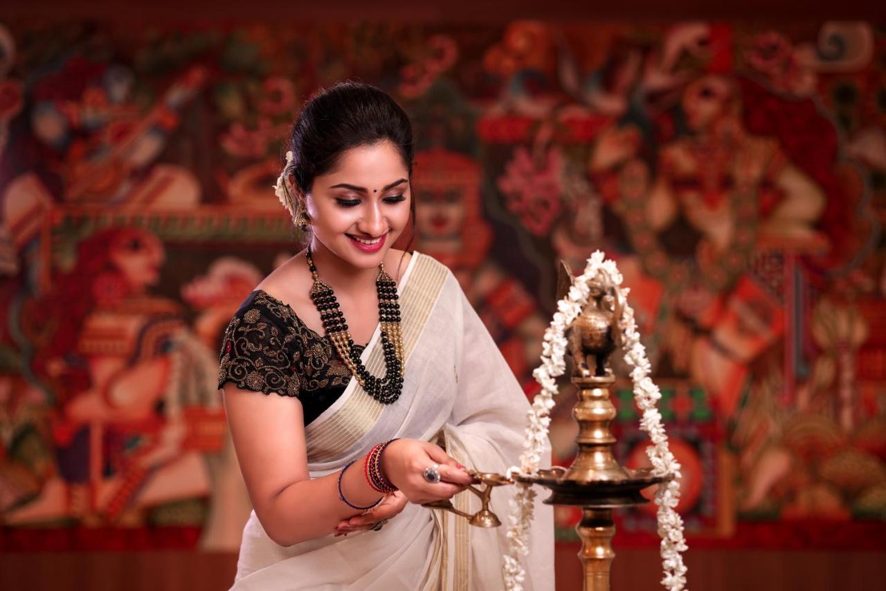 Krishnavalsam Regency Hotel Guruvāyūr Buitenkant foto