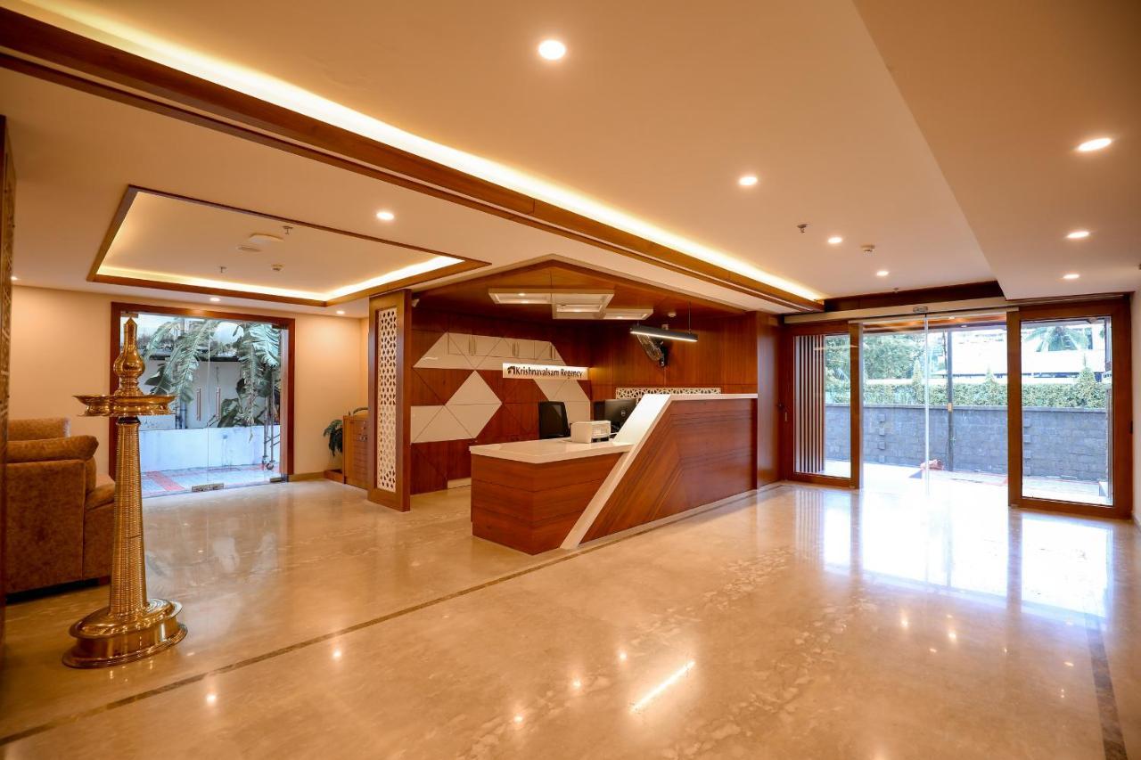 Krishnavalsam Regency Hotel Guruvāyūr Buitenkant foto