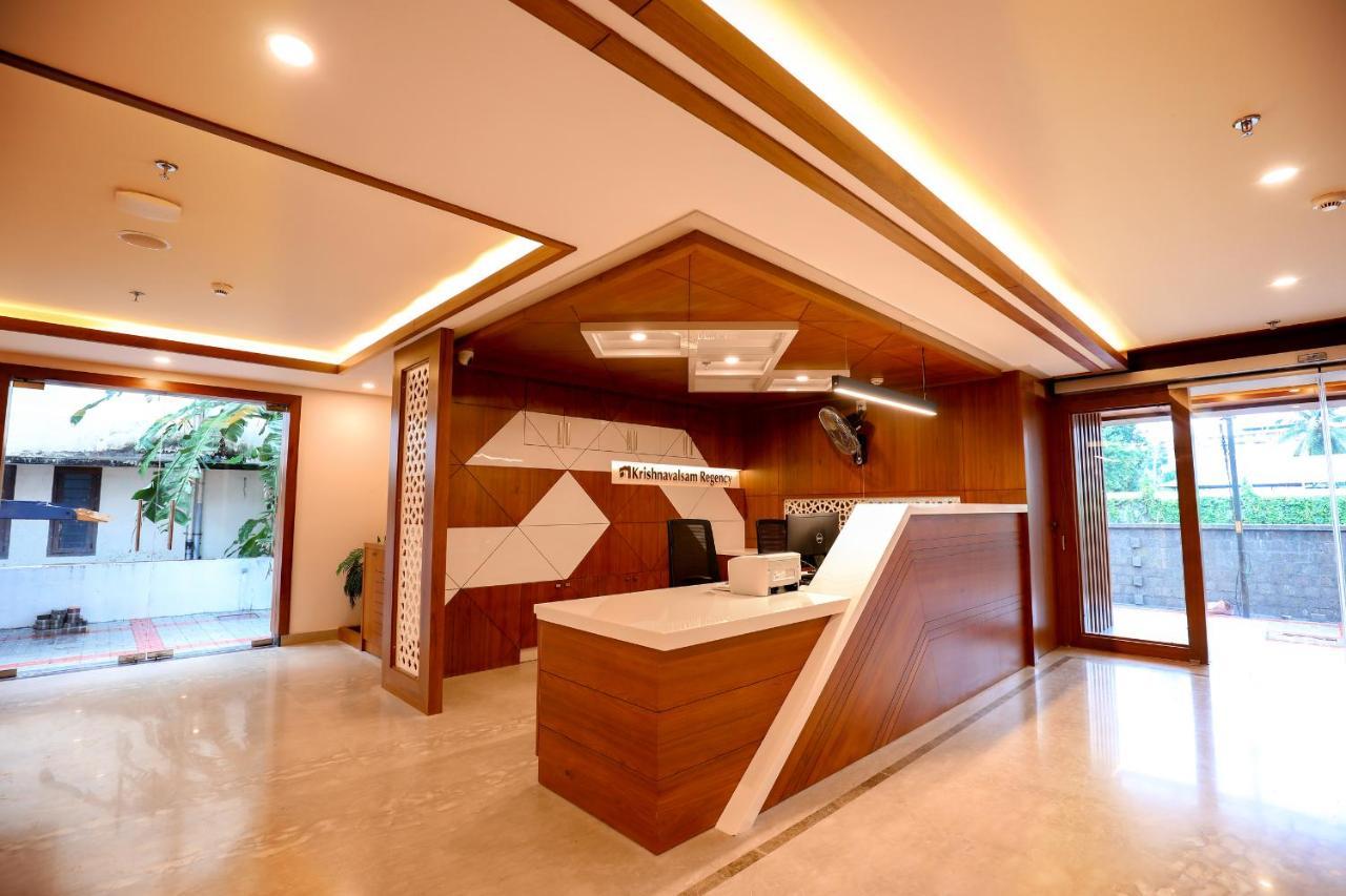 Krishnavalsam Regency Hotel Guruvāyūr Buitenkant foto