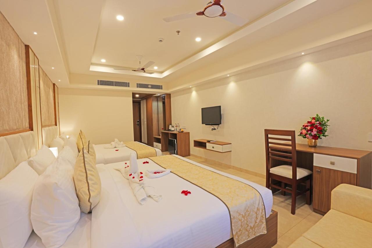 Krishnavalsam Regency Hotel Guruvāyūr Buitenkant foto