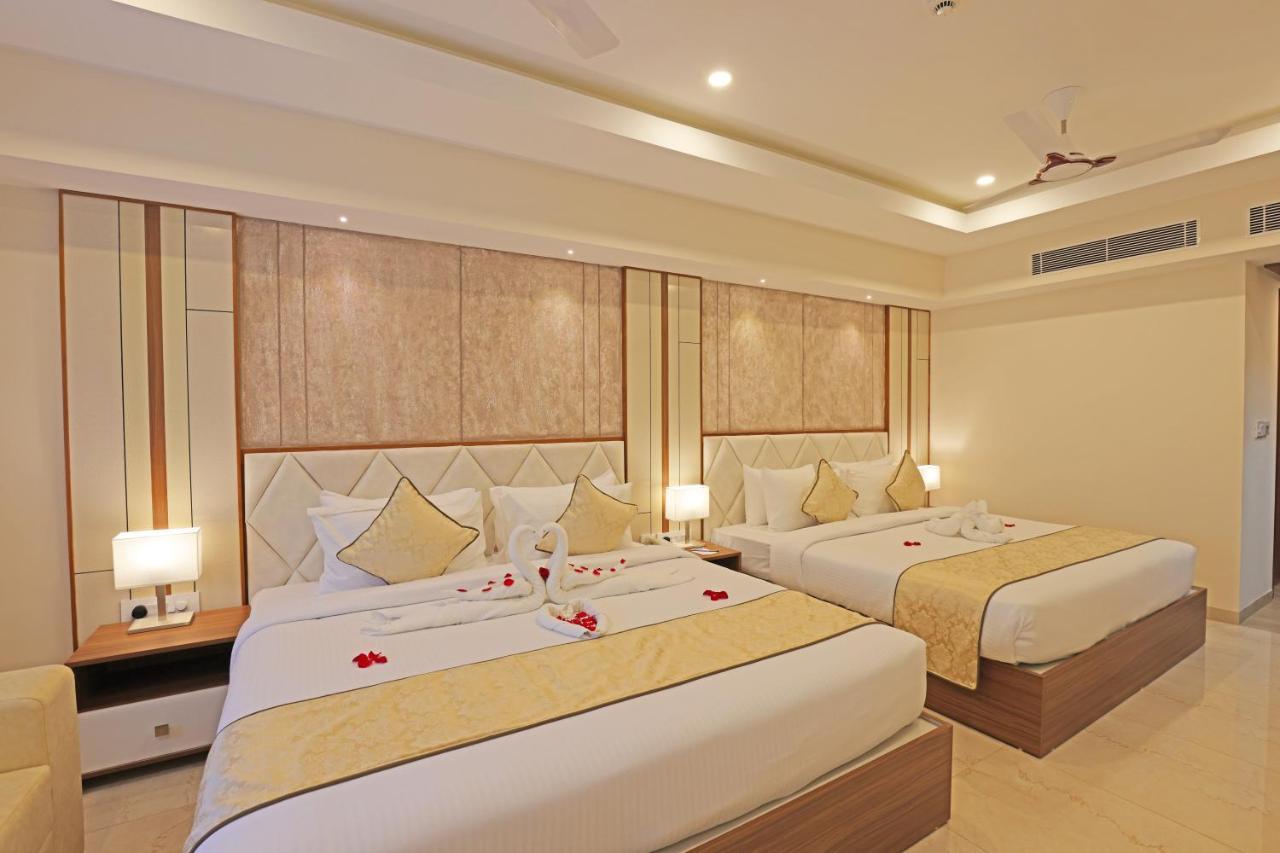 Krishnavalsam Regency Hotel Guruvāyūr Buitenkant foto