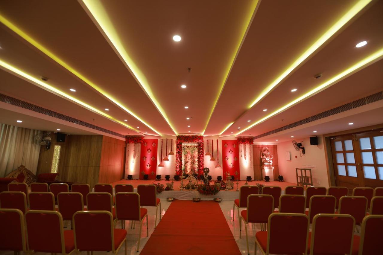 Krishnavalsam Regency Hotel Guruvāyūr Buitenkant foto