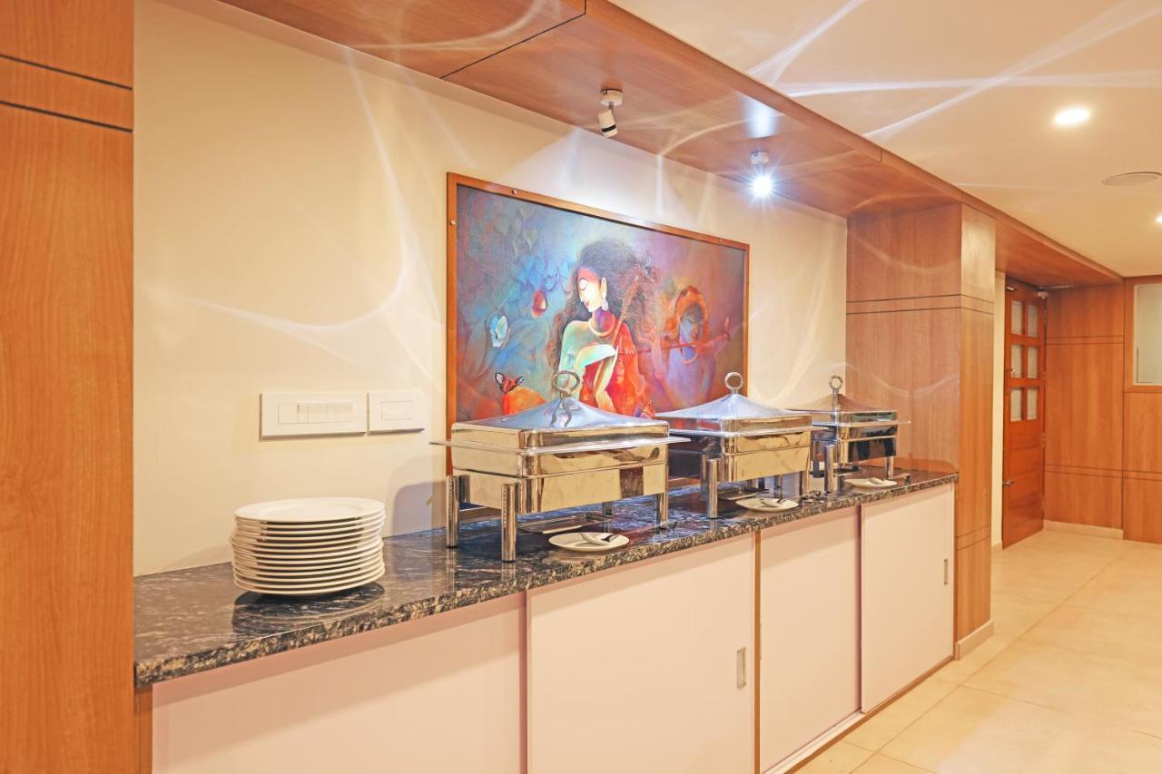 Krishnavalsam Regency Hotel Guruvāyūr Buitenkant foto