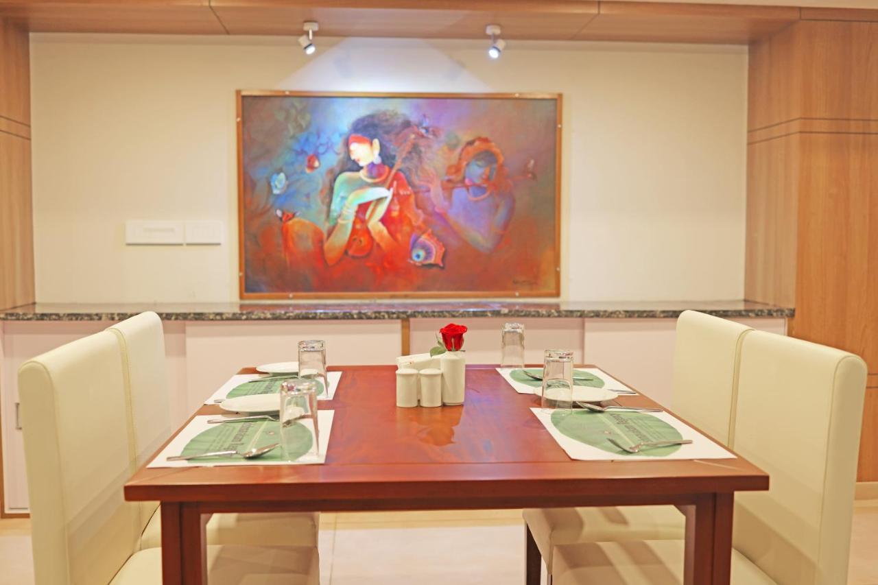 Krishnavalsam Regency Hotel Guruvāyūr Buitenkant foto